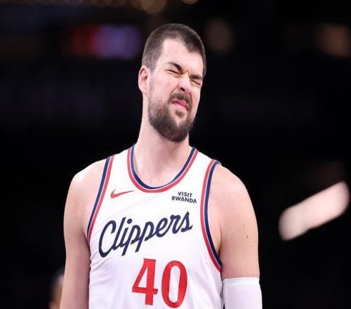 兰德尔投篮,未中,戈贝尔双臂,KaiYun,开云,开云体育入口,开云官网,开云体育APP下载