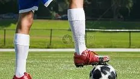 曼联公布新赛季球员号码：芒特穿7号战袍，奥纳纳获24号，霍伊伦号码暂未定。