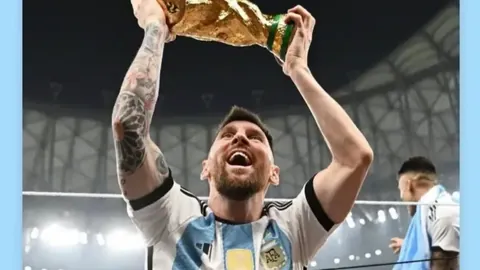 那不勒斯2球逆转維羅纳，克瓦拉茨赫利亞梅開二度，波利塔諾傳射建功