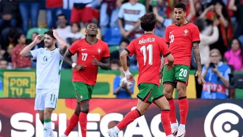 大乐透期号专家质合分析，前区十码推荐预测班菲尔德主场战